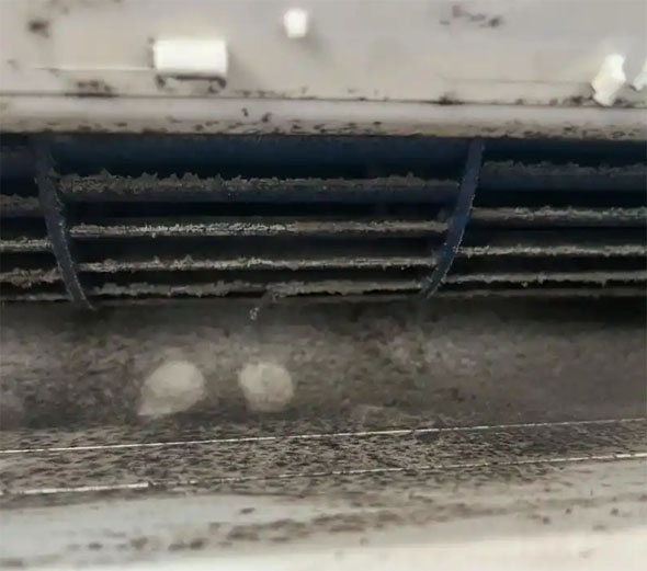 长阳空调吹的风有股烧焦味是怎么回事